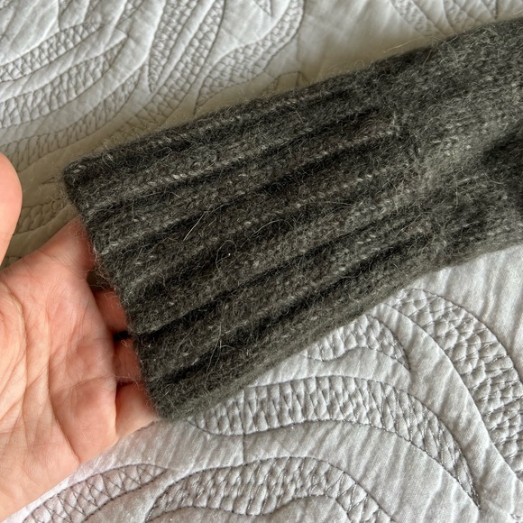 Everlane - The Cloud Turtleneck - Chunky - Moss - Picture 7 of 12